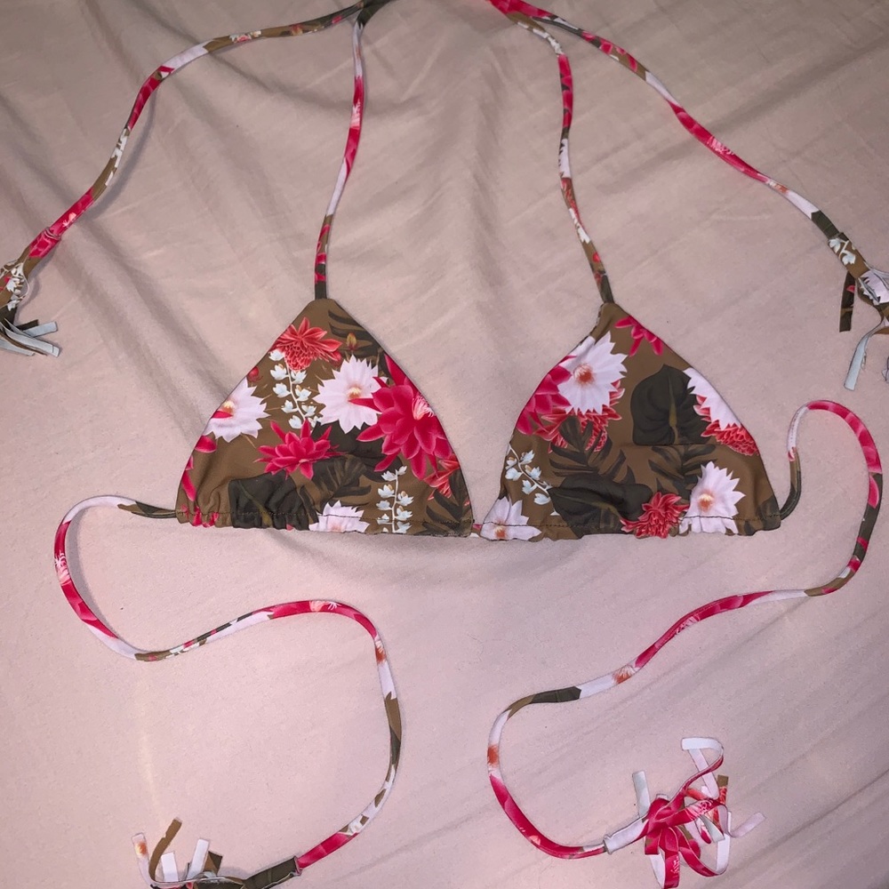 ❌SOLD❌ Acacia HumuHumu Top in Leiday